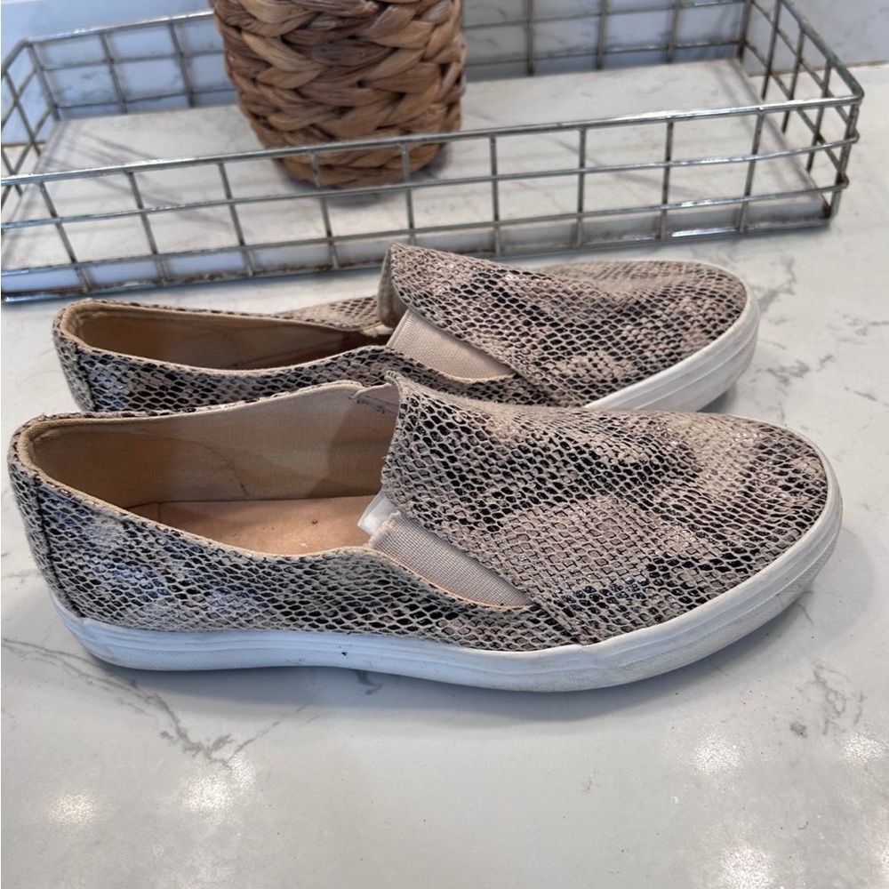 Restricted Beige Snake Print Slip-On Sneakers Women’s size 8
